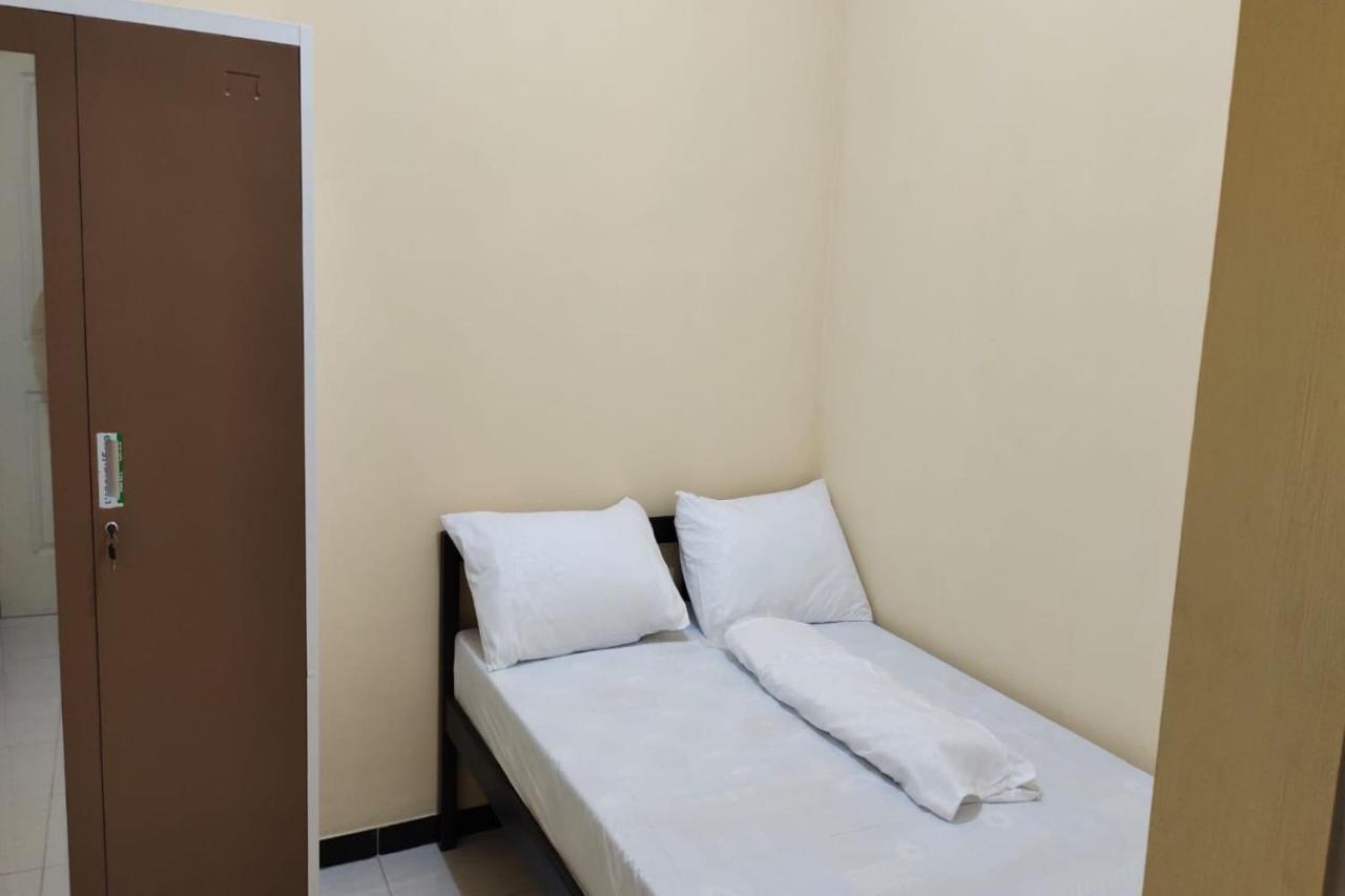 Oyo 91209 Arjuna Residence Syariah Sby สุราบายา ภายนอก รูปภาพ