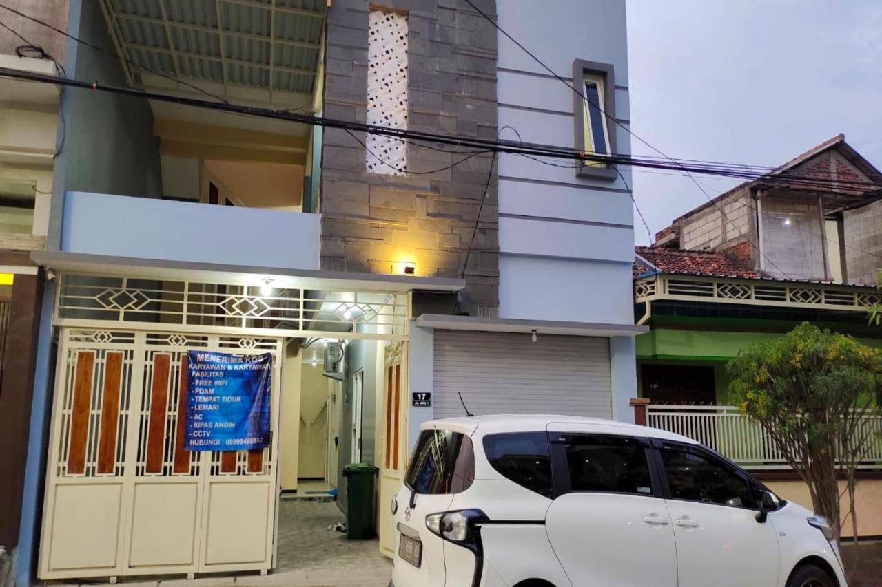 Oyo 91209 Arjuna Residence Syariah Sby สุราบายา ภายนอก รูปภาพ